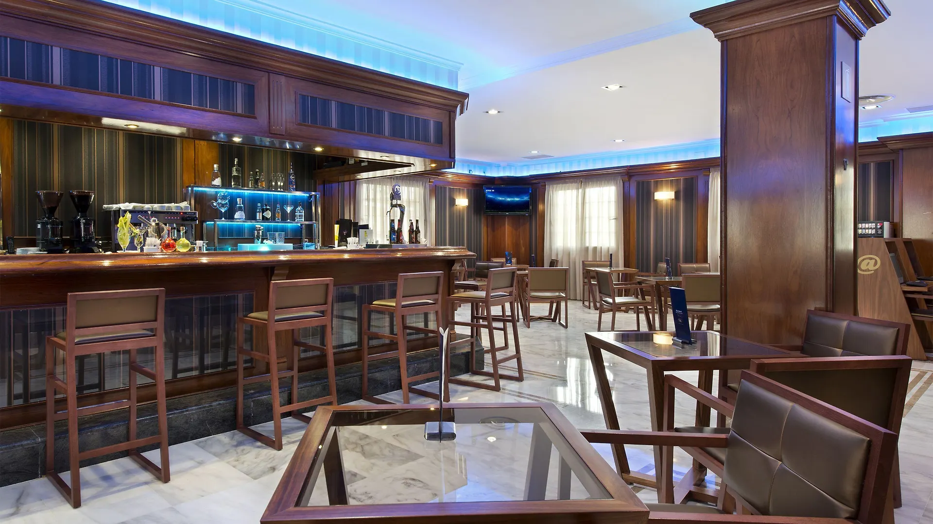 Elba Motril Beach & Business Hotel